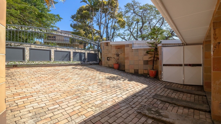 4 Bedroom Property for Sale in Bonza Bay Eastern Cape